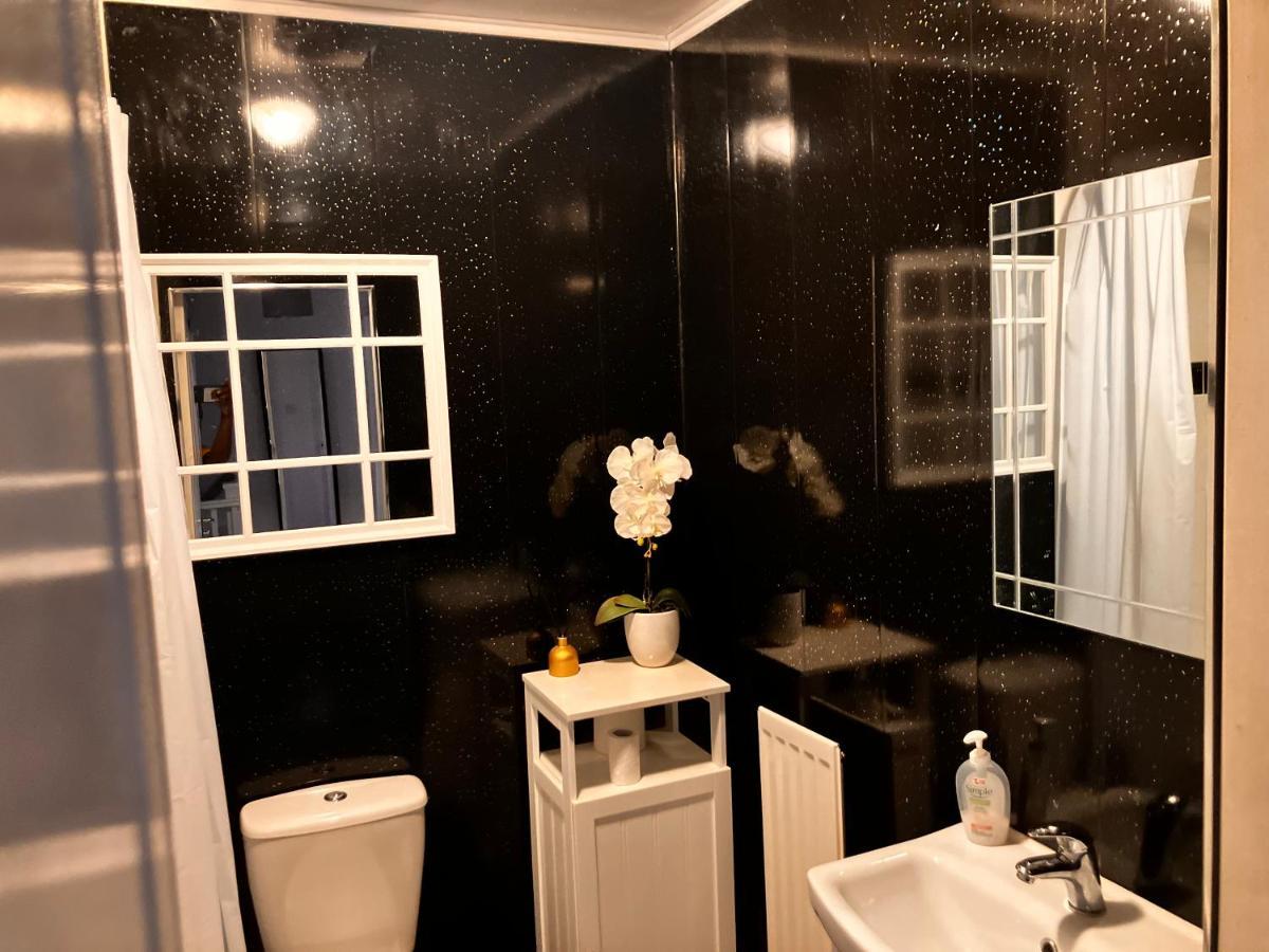 Holiday home Urban Escape Free Parking 20min Walk To Center *